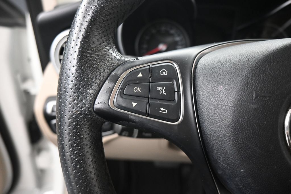Used 2018 Mercedes-Benz GLC 300 image 11