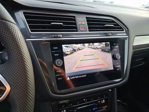 Used 2022 Volkswagen Tiguan SE R-Line FWD image 22