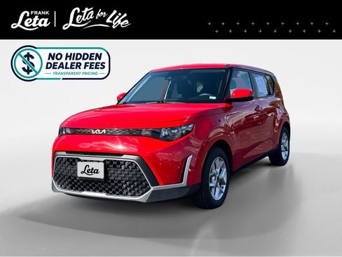 Used 2024 Kia Soul LX w/ Option Group 015 FWD image 1