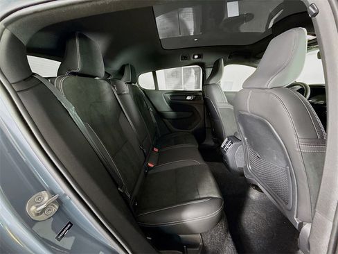 Certified 2023 Volvo C40 P8 Recharge Ultimate w/ Protection Package Premier image 29