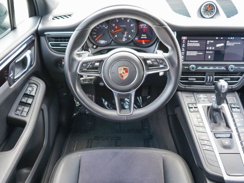 Used 2020 Porsche Macan image 23
