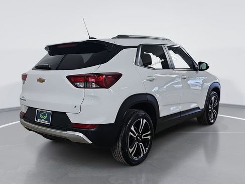Certified 2024 Chevrolet TrailBlazer LT w/ Driver Confidence Package image 3
