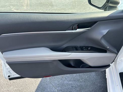 Used 2024 Toyota Camry SE image 18
