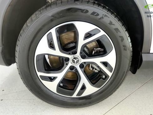 Used 2025 Mercedes-Benz GLC 350e 4MATIC image 79