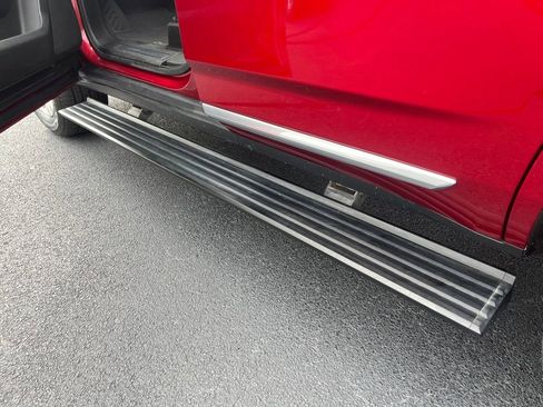 Used 2023 GMC Yukon Denali image 42