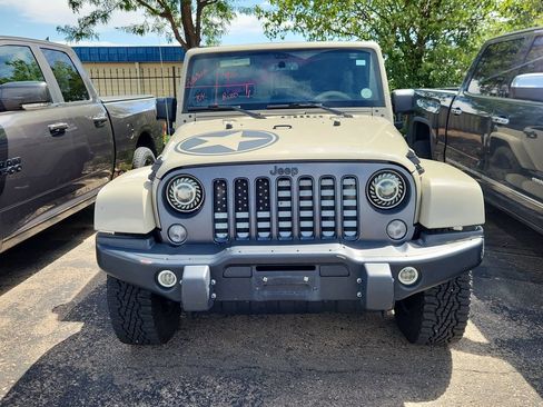 Used 2018 Jeep Wrangler Unlimited Sport AWD/4WD image 2