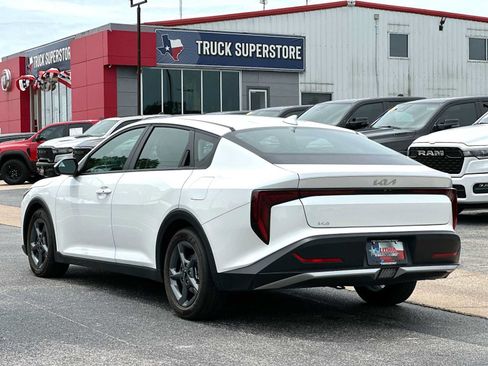 Used 2025 Kia K4 FWD image 13