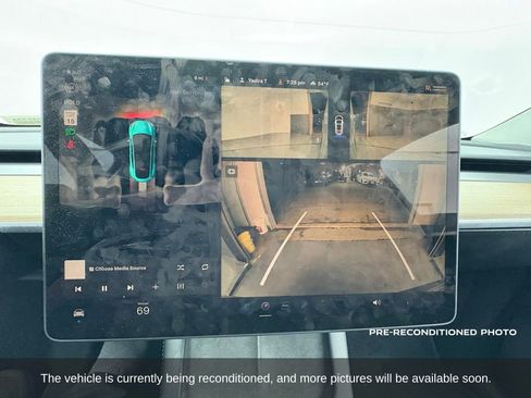 Used 2023 Tesla Model Y Long Range image 17