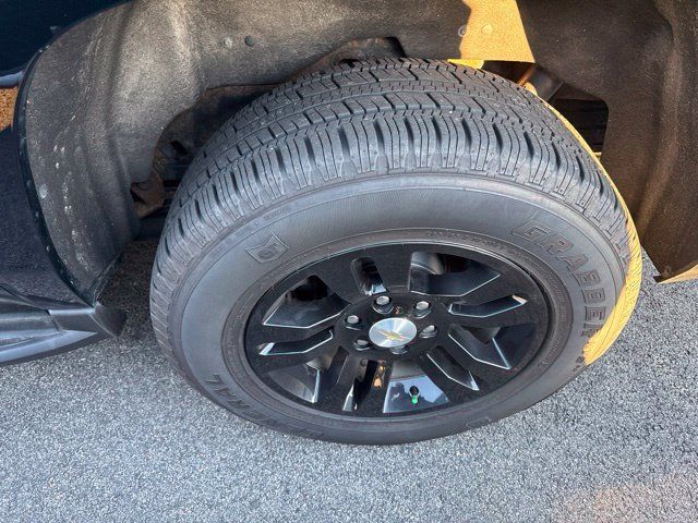 Used 2019 Chevrolet Suburban LT AWD/4WD image 5