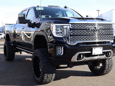 Used 2023 GMC Sierra 3500 Denali w/ Denali Black Diamond Edition image 7