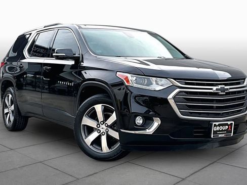 Used 2018 Chevrolet Traverse LT FWD image 3