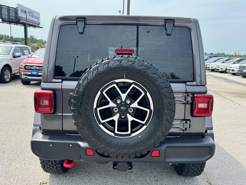 Used 2026 Jeep Wrangler Unlimited Rubicon AWD/4WD image 4