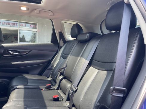 Used 2017 Nissan Rogue SL w/ SL Premium Package image 23