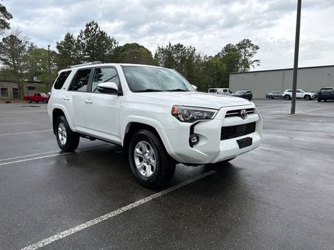 Used 2024 Toyota 4Runner SR5 Premium w/ Moonroof Package RWD image 4