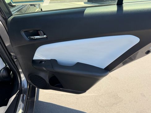Used 2018 Toyota Prius Prime Advanced w/ Carpet Mat Package FWD image 22