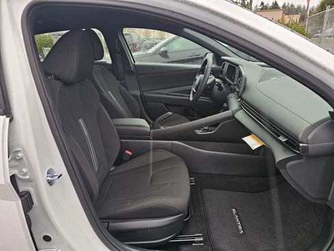 New 2026 Hyundai Elantra Sport image 11