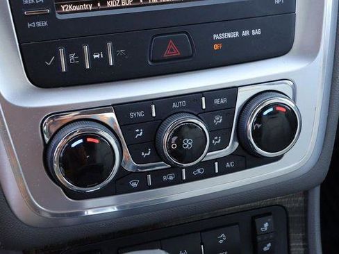 Used 2015 GMC Acadia SLT image 17