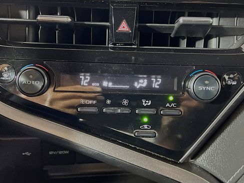 Used 2024 Toyota Camry SE w/ Convenience Package image 26