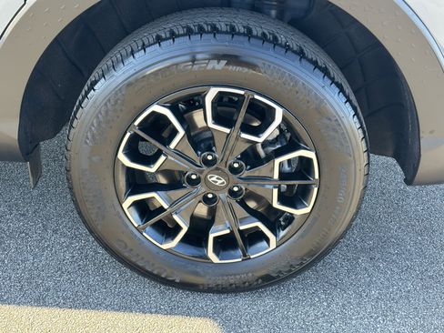 Used 2024 Hyundai Santa Cruz SEL image 19