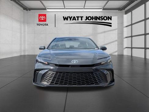 Used 2025 Toyota Camry SE FWD image 5