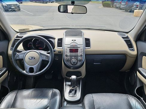 Used 2011 Kia Soul ! image 8