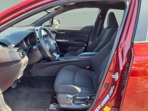 Used 2018 Toyota C-HR XLE FWD image 9