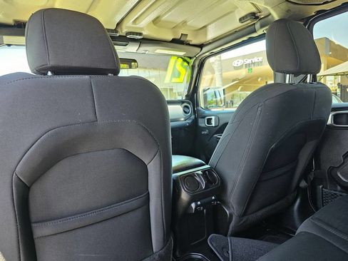 Used 2021 Jeep Gladiator Sport AWD/4WD image 22