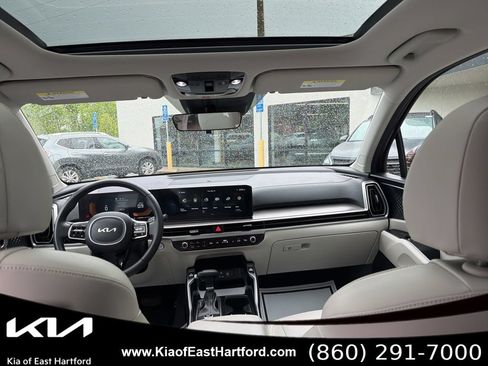 Certified 2024 Kia Sorento S w/ Panoramic Sunroof Package FWD image 20