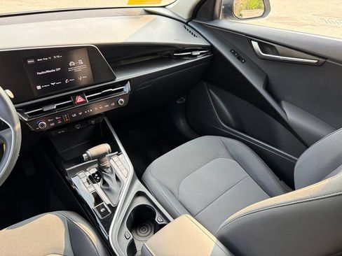 Certified 2023 Kia Niro LX FWD image 25
