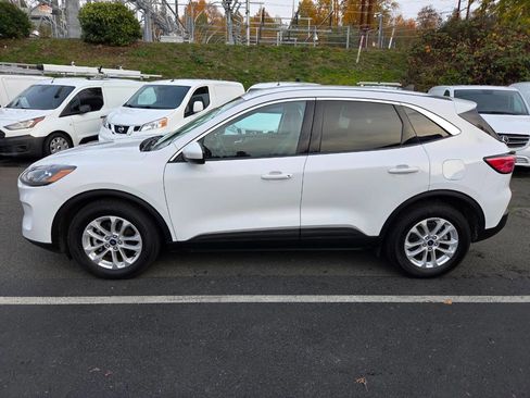 Used 2021 Ford Escape SE image 4