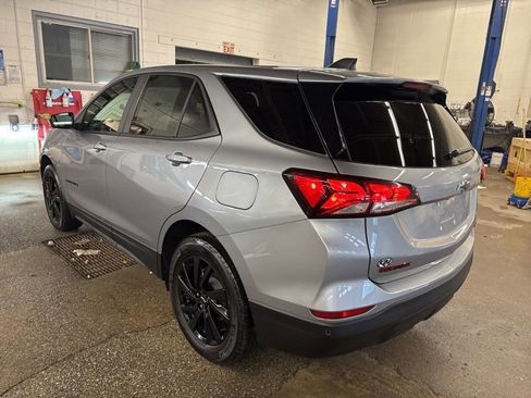 Used 2023 Chevrolet Equinox LS w/ LS Convenience Package image 4
