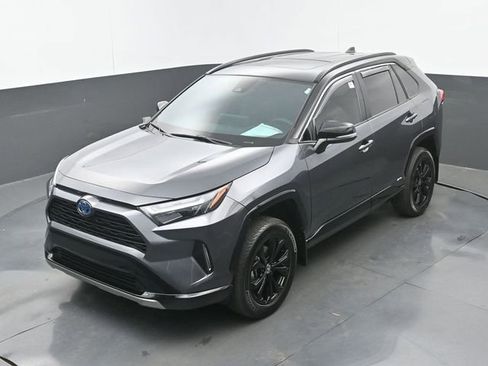 Used 2024 Toyota RAV4 XSE AWD/4WD image 32