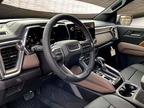 New 2026 GMC Canyon Denali image 7