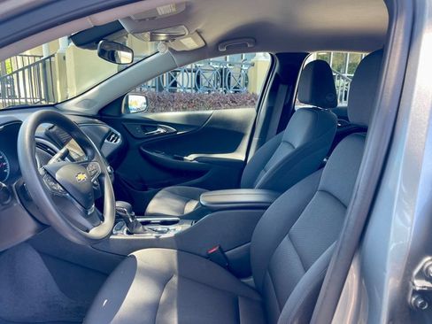 Used 2025 Chevrolet Malibu LT FWD image 9