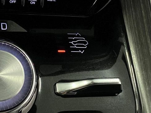 Used 2023 Jeep Wagoneer L Series III w/ Preferred Equipment Group image 50