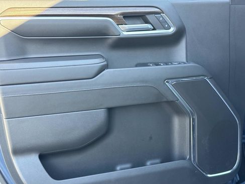 Used 2024 Chevrolet Silverado 1500 LT image 16