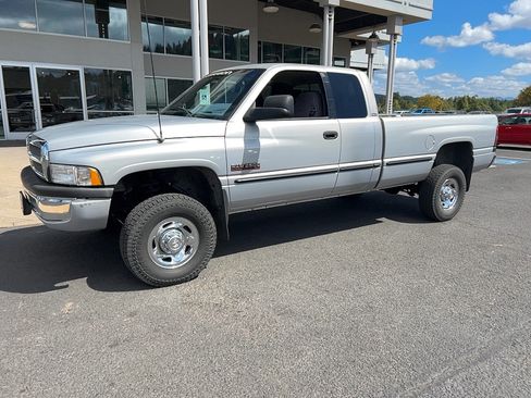 Used 1999 Dodge Ram 2500 Truck 4x4 Quad Cab image 1