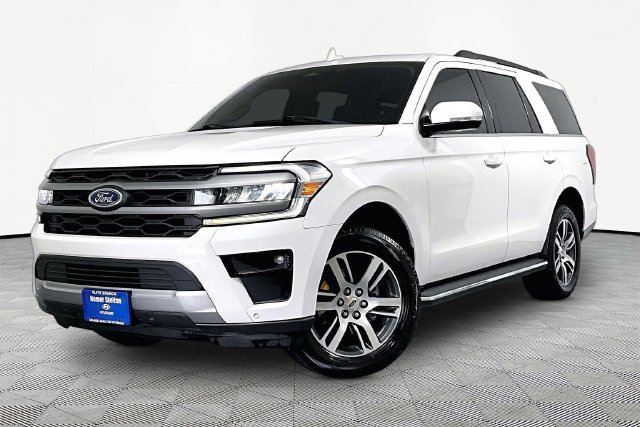 Used 2023 Ford Expedition XLT RWD image 3