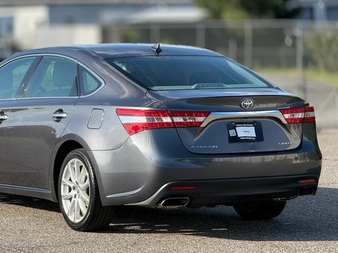Used 2013 Toyota Avalon Limited w/ Technology Pkg FWD image 16