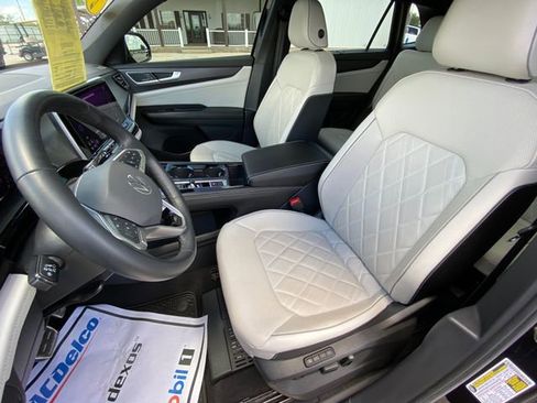 Used 2024 Volkswagen Atlas Cross Sport SEL Premium R-Line AWD/4WD image 12