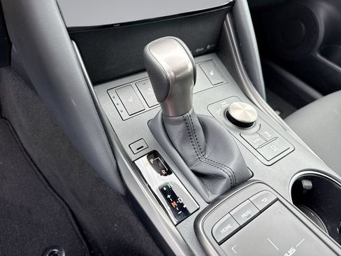 Used 2025 Lexus IS 350 F Sport RWD image 20