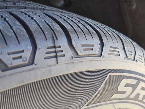 Certified 2025 Mercedes-Benz GLE 350 4MATIC image 13