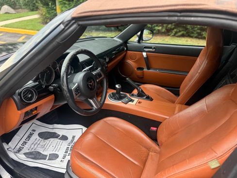 Used 2006 MAZDA MX-5 Miata Grand Touring image 21