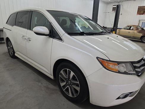 Used 2016 Honda Odyssey Touring Elite image 13