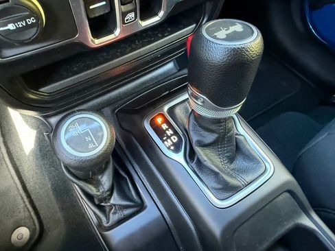 Used 2022 Jeep Wrangler Sport S image 27