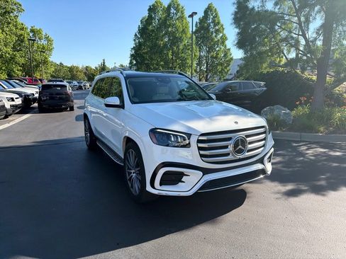 Used 2024 Mercedes-Benz GLS 580 4MATIC image 16