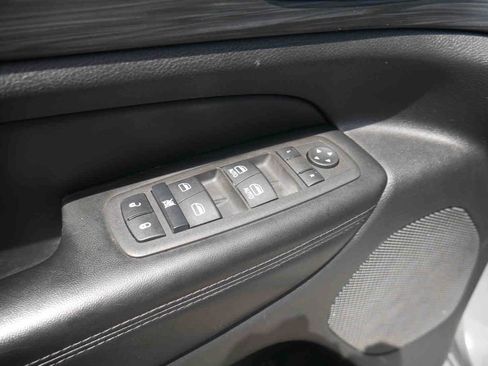 Used 2022 Jeep Grand Cherokee Altitude AWD/4WD image 26