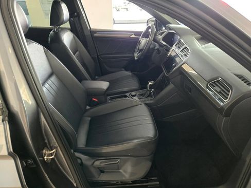 Used 2022 Volkswagen Tiguan SE R-Line AWD/4WD image 6