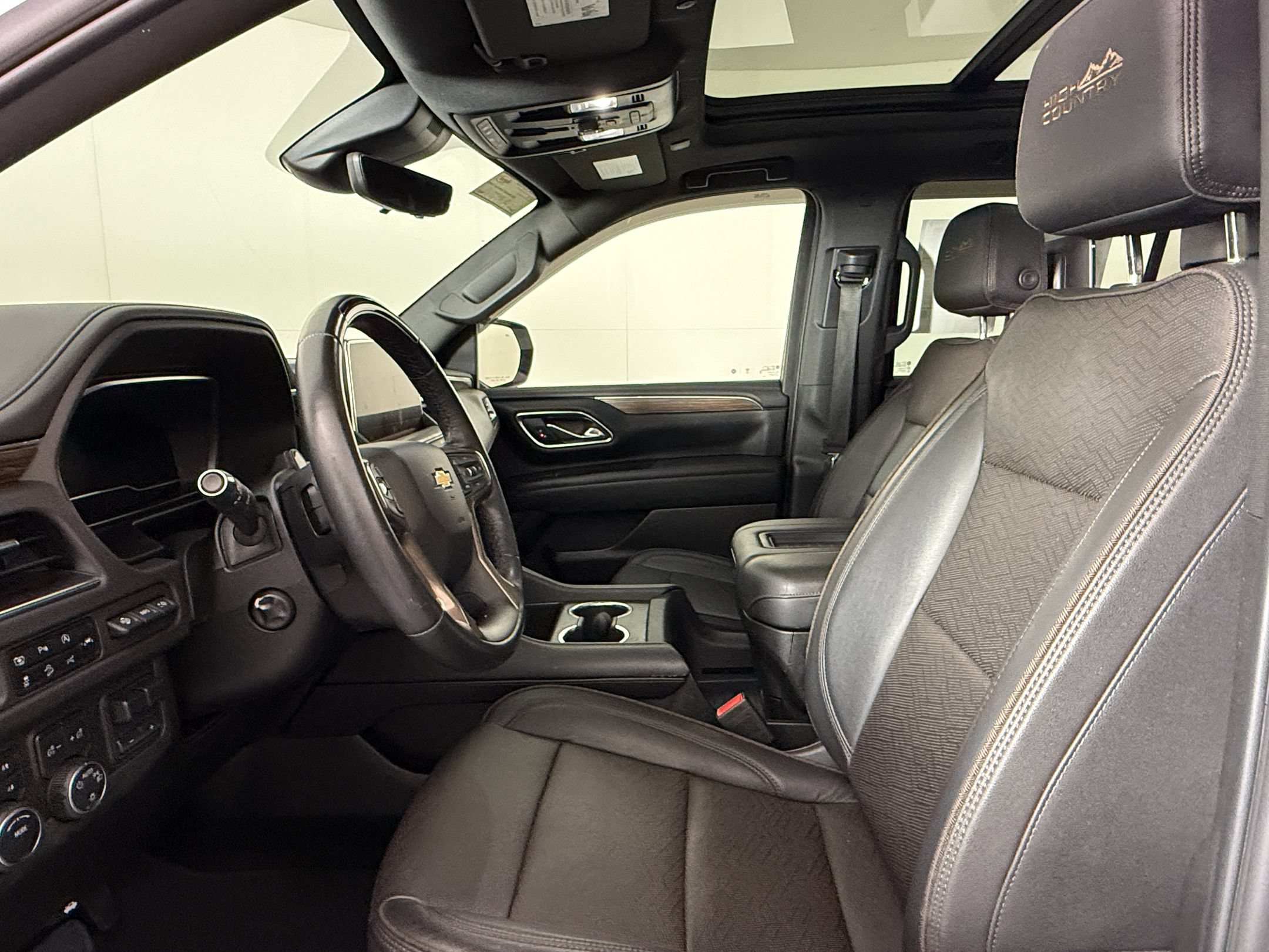 Used 2023 Chevrolet Tahoe High Country w/ Advanced Technology Package AWD/4WD image 23