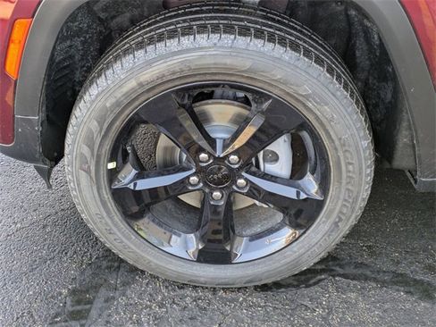 New 2026 Jeep Grand Cherokee Limited w/ Limited Altitude Package image 30